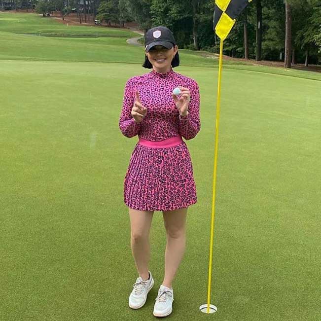 Victoria Elizabeth hits a hole-in-one at Pinehurst.